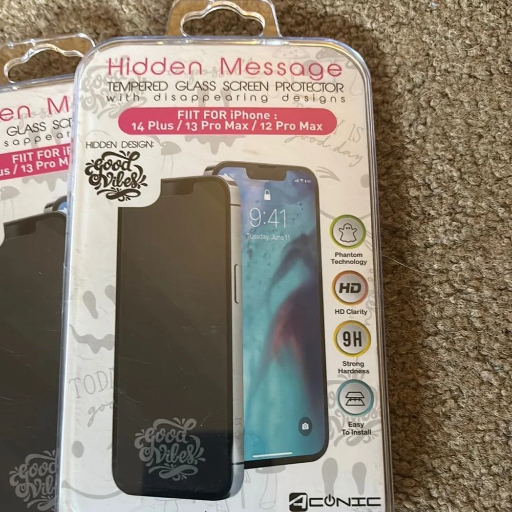 6 Screen Protectors for iPhone with hidden messages